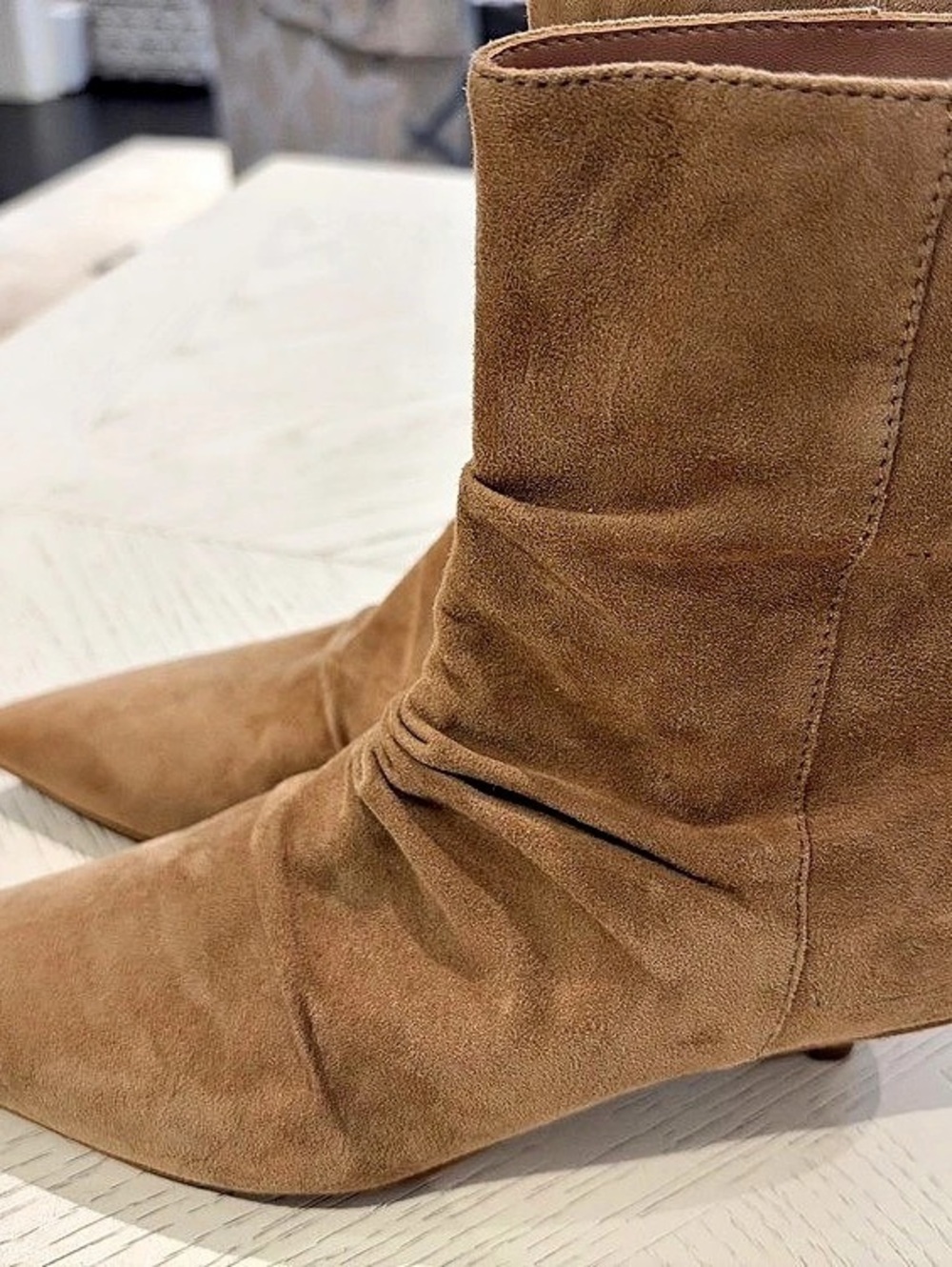 NWT. Saint G Pointed Toe Suede Boots in Brown US 8 / EU 38